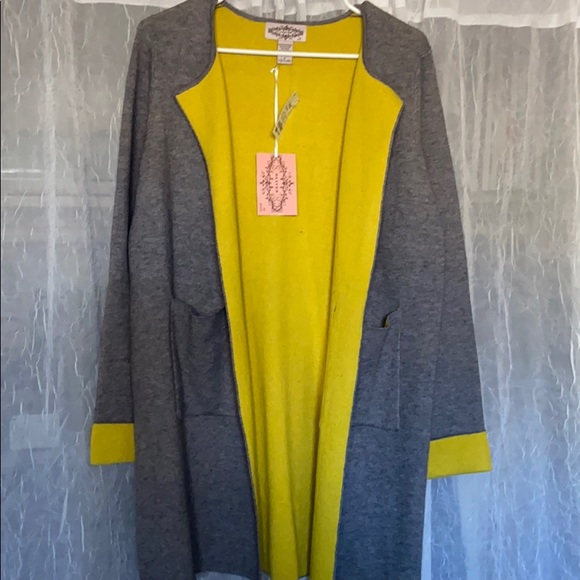 Blazer/Sweater - Picture 1 of 5